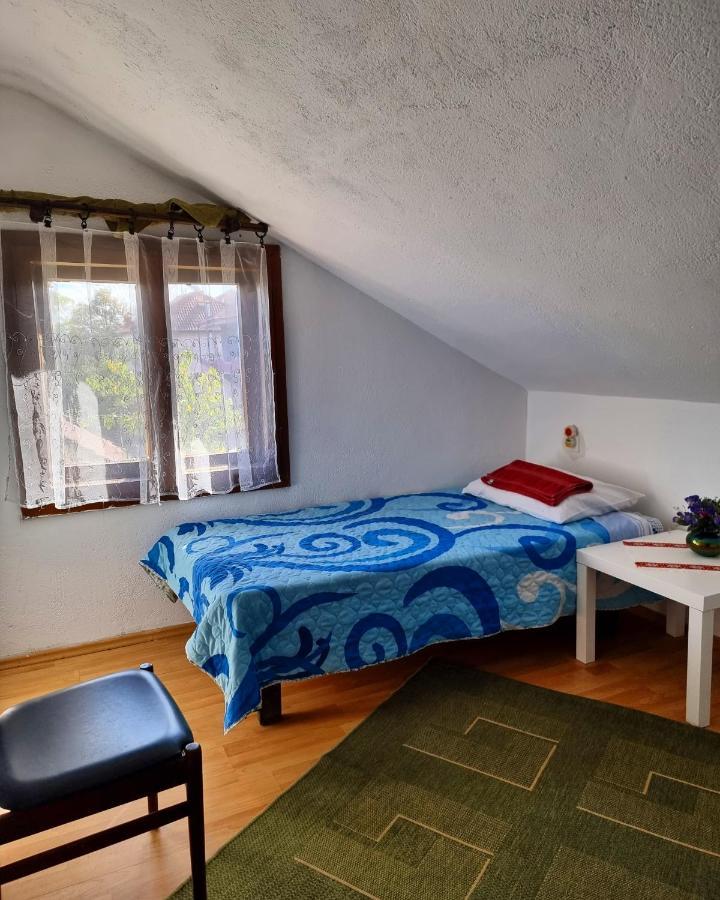 Guesthouse Sobi-Rooms Gradsko Luaran gambar
